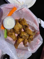 Tailgater's Sports Grill Il Primo Pizza And Wings food
