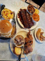 Shi Lee's Barbecue And Soul Food Cafe food