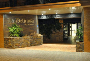 La Deliciosa outside