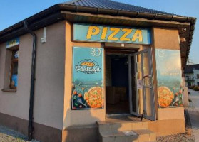 Pizza Fantazja outside