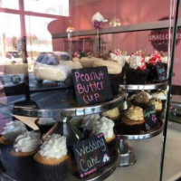 Smallcakes Cupcakery And Creamery food