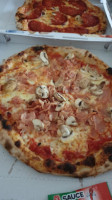 Milano Pizza food
