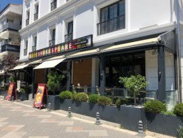 Shakespeare Bistro Yalova outside