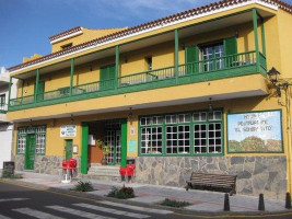 El Sombrerito Restaurante outside