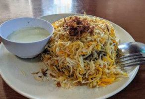 Bismillah Biryani food