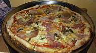 Metropizza food