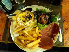 Le Petit Bistrot food