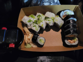 Dondon Sushi food