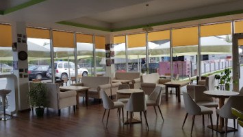 Nera Center- Cafenea Spălătorie Auto Expres Auto Accesorii Piese inside