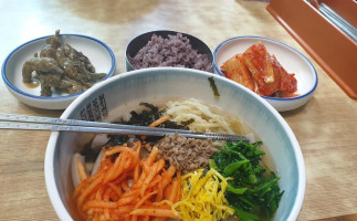 맘보식당 food