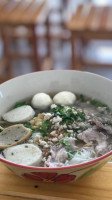 ก๋วยเตี๋ยวชาวเล สูตรเด็ดชลบุรี food