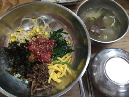 Gyeongboggung food