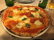 Pizzeria Enzo E Ciro food