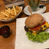 Baseburger Restaurant & Cocktailbar food