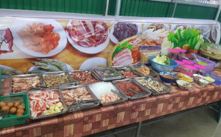 สุนีหมูกะทะบุฟเฟ่ต์ล้านนา food