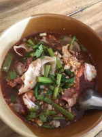 ร้านก๋วยเตี๋ยวยอดเย็นตาโฟรสเด็ด บ้านหมี่ outside