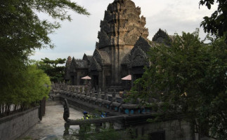 Bayon outside