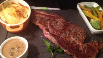 Les Pieds Sous La Table food