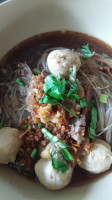 ร้านก๋วยเตี๋ยวเนื้อต้นขาม food