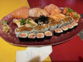 Sambô Sushi food