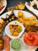 The Luxe Buffet Seafood Grill food