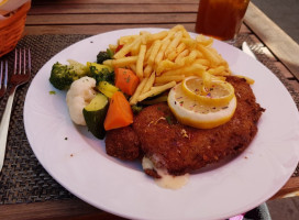 Restaurant Maiengrün food