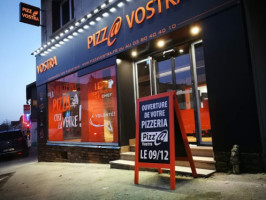 Pizza Vostra outside