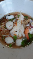 ร้านก๋วยเตี๋ยวทะเล เจ๊พร food