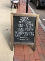 Horse Thieves Tavern outside