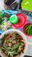 ก๋วยเตี๋ยวเรือ เซราะกราว food