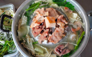 ร้านวรรณศิริ หมูย่างเกาหลี แจ่วฮ้อน อ นาเชือก food