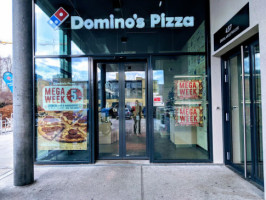 Domino's Pizza Zuerich Glatt outside