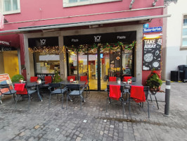 DIECI Restaurant Take Away Niederdorf inside