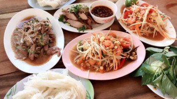 ร้านส้มตำกองช้าง food