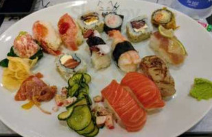 Zanoni Sushi food