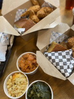 Minnie Bell's Soul Movement food