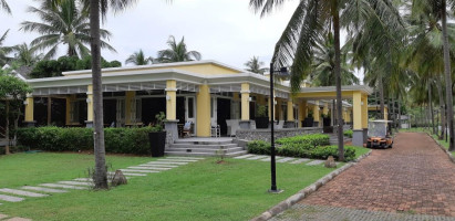 Verandah In Nishaville Resort outside