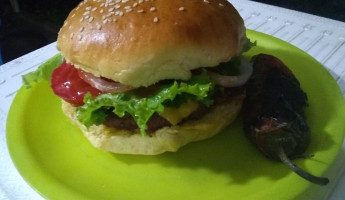 La Casa De La Cuexcoburger food