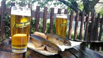 Hostinec U Zvěřinů Zahrádka food