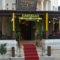 Castello Cafe outside