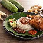 Nasi Kukus Ayam Berempah Arqila inside