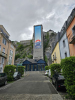 De L De Ville Lourdes outside