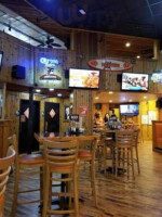 Hooters Atlanta inside