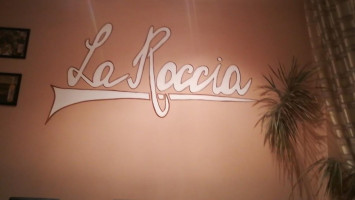 Pizzeria La Roccia outside