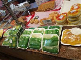 Kim Phung Bakery food