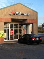 Pizza Hut outside