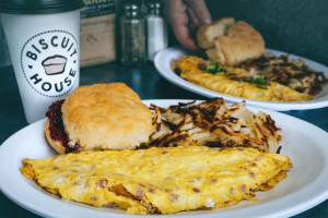 Biscuit House- Tumwater food
