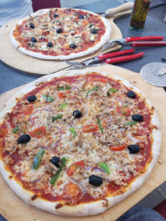 Mademoiselle Pizza food