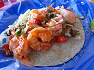 Mariscos Cisneros food