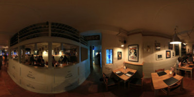 Trattoria Magnetti inside